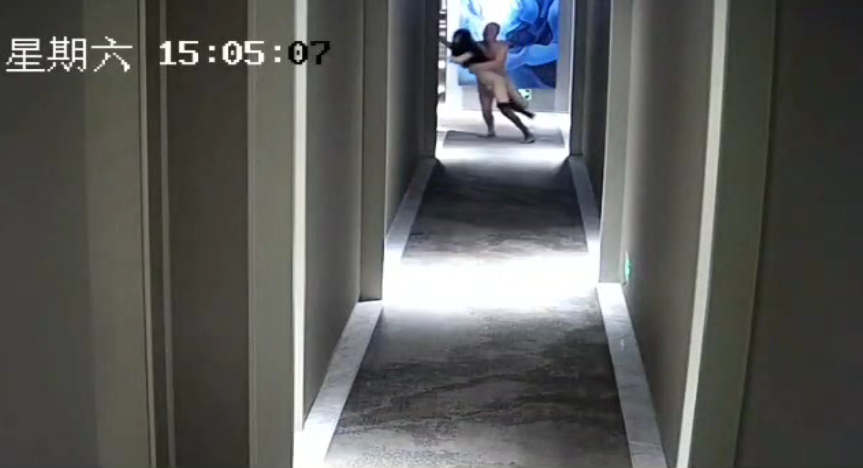 20208020869用户上传妹子被忽悠到酒店谈单子没想到被强攻 20208020869用户上传妹子被忽悠到酒店谈单子没想到被强攻